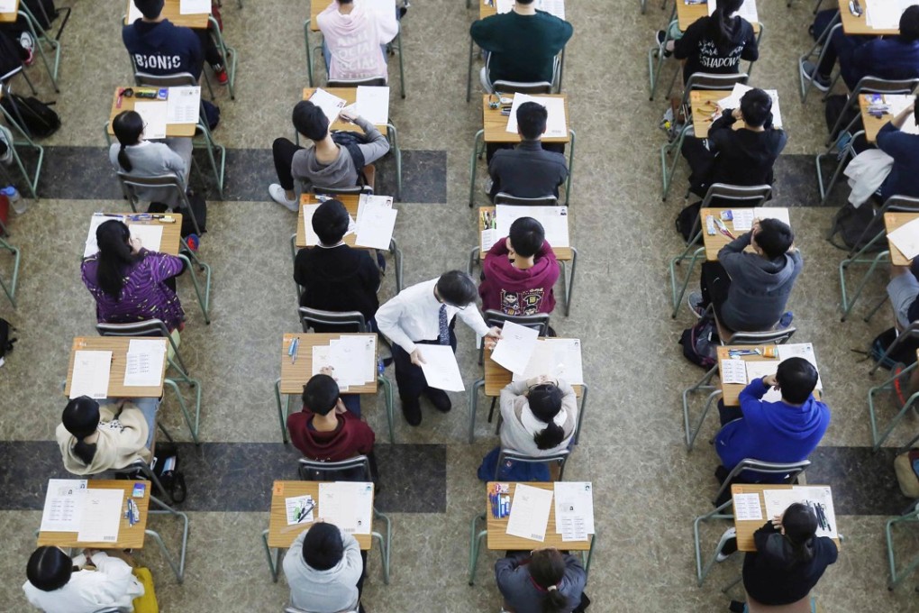 Hong Kong students who attain a total score of 10 or more in the DSE exam can apply for a place in selected mainland universities under an admission scheme.