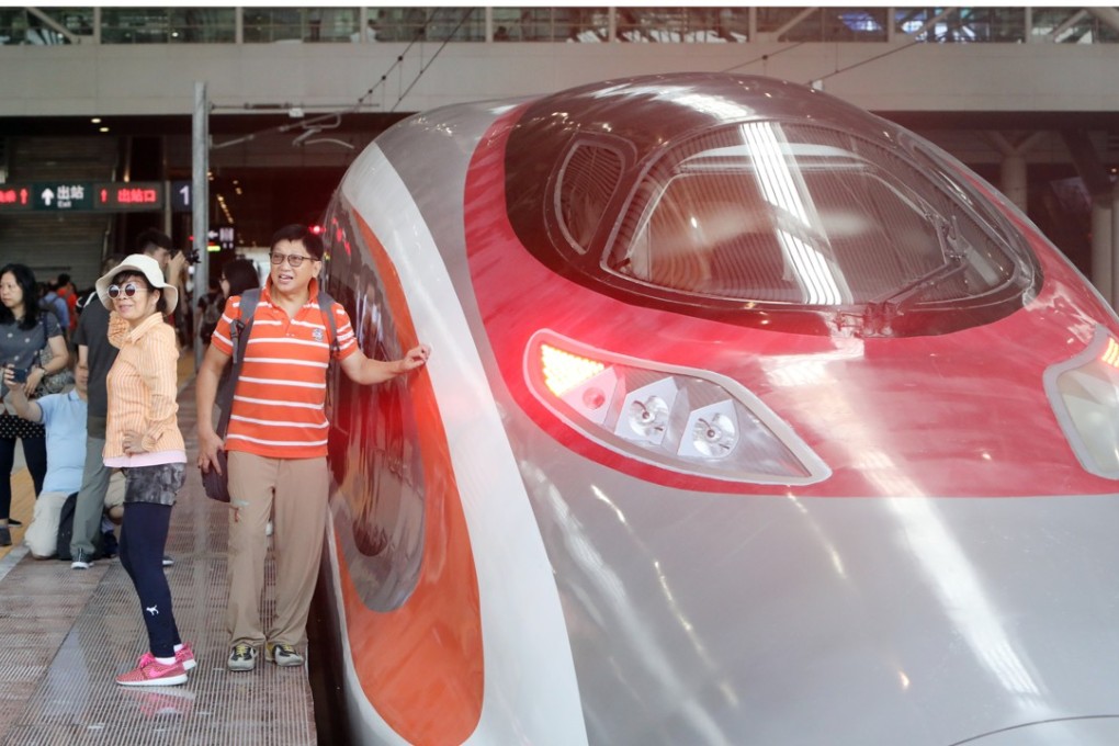 For the week-long break, which started on National Day on October 1, on average about 73,000 commuters took the rail link each day. Photo: Dickson Lee