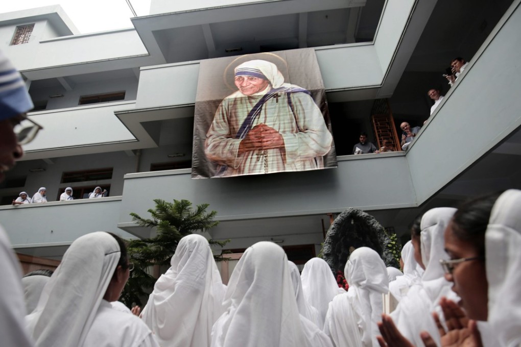 Nuns take part in a prayer service during a mass marking Saint Mother Teresa's 21st death anniversary at the Missionaries of Charity in Kolkata, India, 05 September 2018. Photo: EPA