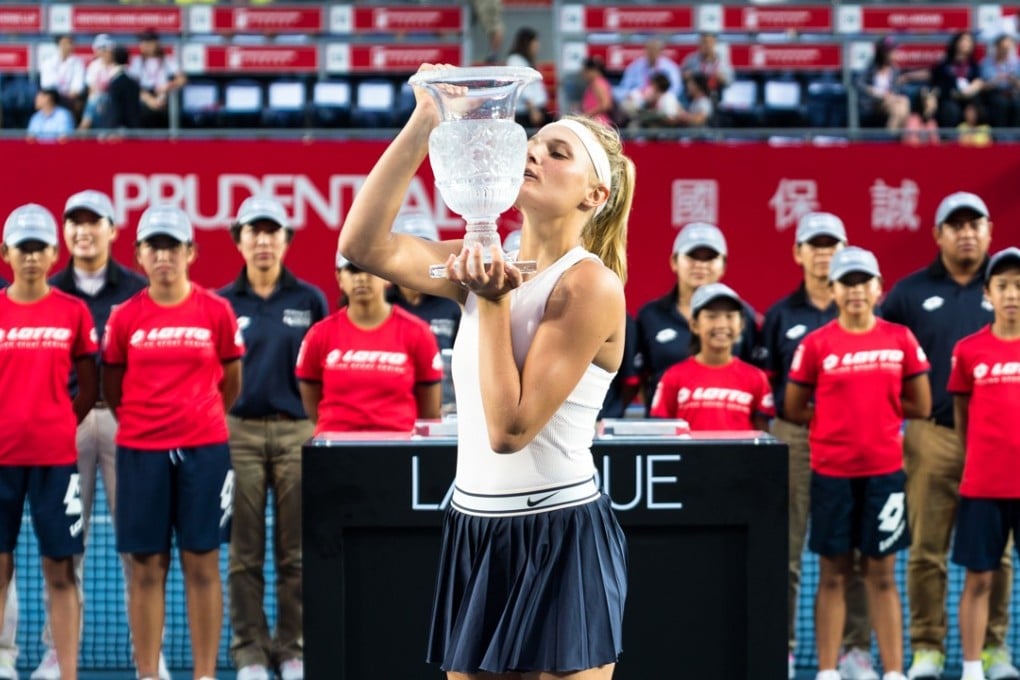 Dayana Yastremska kisses the trophy at the Prudential Hong Kong Tennis Open. Photos: Andy Cheung/Hong Kong Tennis Open/ArcK Photography