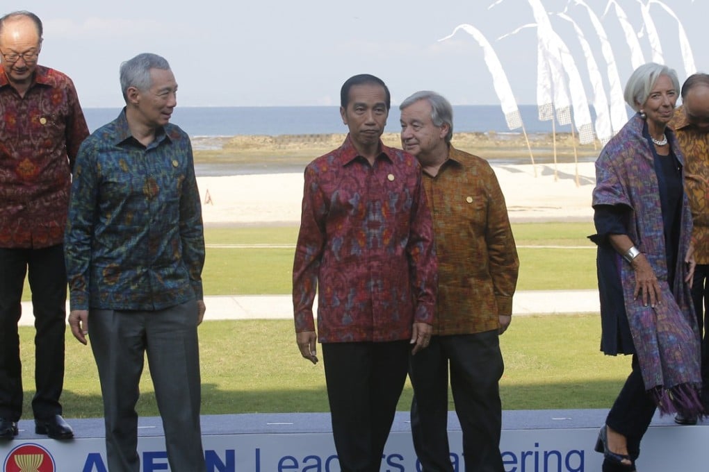 Indonesia President Joko Widodo (centre) walks with other ASEAN leaders on the sidelines of the International Monetary Fund and World Bank Annual Meeting 2018 in Bali, Indonesia, on October 11, 2018. Photo: AP