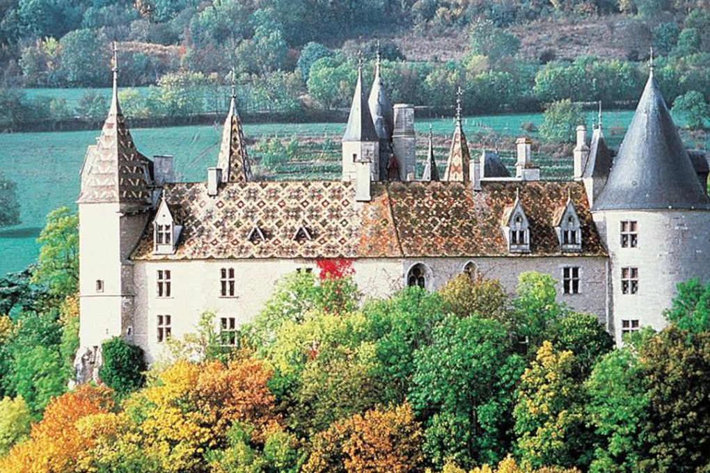 The 12th century feudal castle Chateau de La Rochepot. Photo: Burgundy Tourism