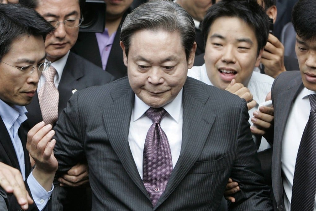 Samsung Group chairman Lee Kun-hee leaves the trial that saw him convicted of tax evasion in 2008. Photo: Reuters