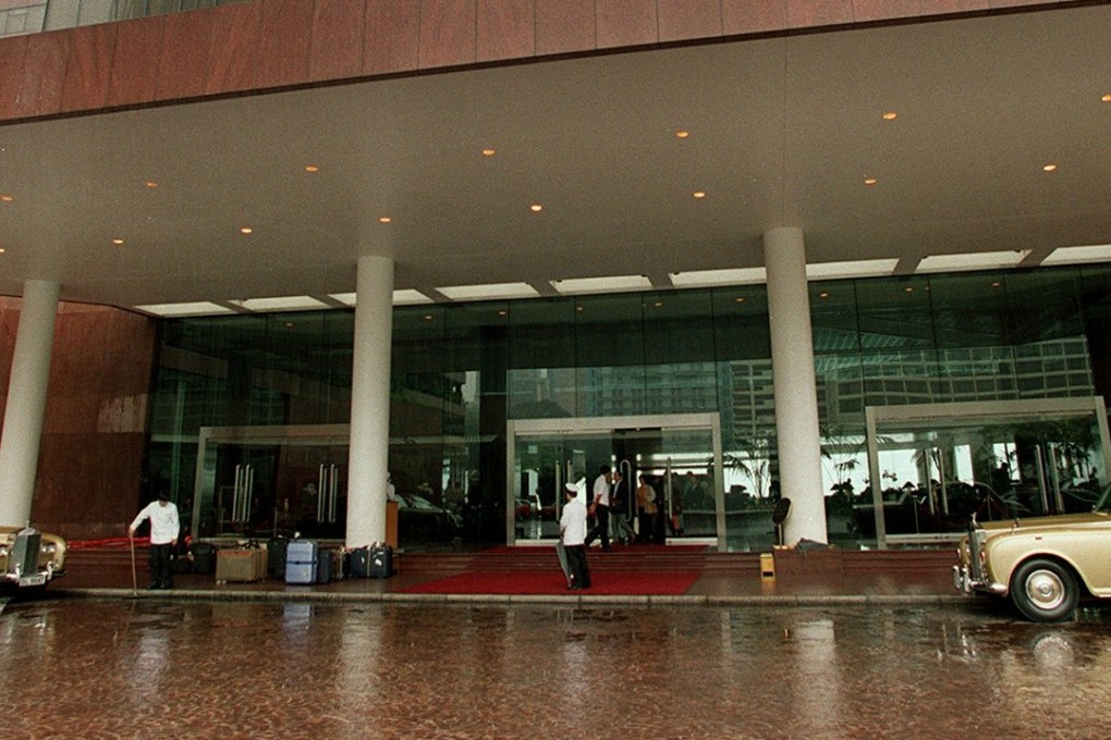 Rolling up to the imposing entrance of the old Regent Hotel in Kowloon, seen here in 1999, used to be a bit special. Photo: SCMP