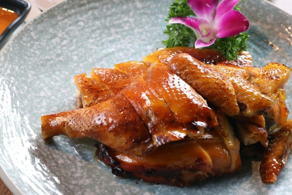 Barbecued chicken with three dipping sauces at Shang Gang Wei in Causeway Bay. Photo: K. Y. Cheng