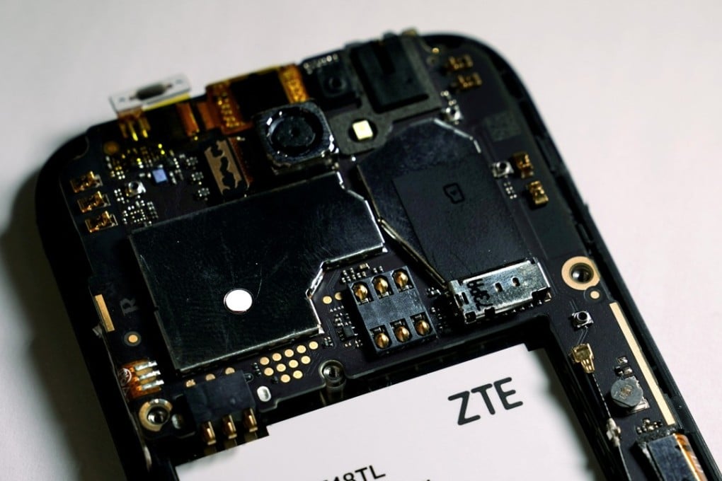 Tsinghua Unigroup shipped a total of 3.4 billion smartphone chips last year. Photo: Reuters