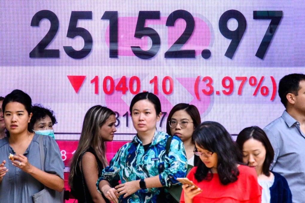 The Hang Seng Index plummeted by almost 4 per cent on October 11, 2018. That would be the biggest intraday plunge in the benchmark since February. Asian markets plunged on October 11 following the worst session on Wall Street for months, after US President Donald Trump said the Federal Reserve had "gone crazy" with plans for higher interest rates. Photo: AFP