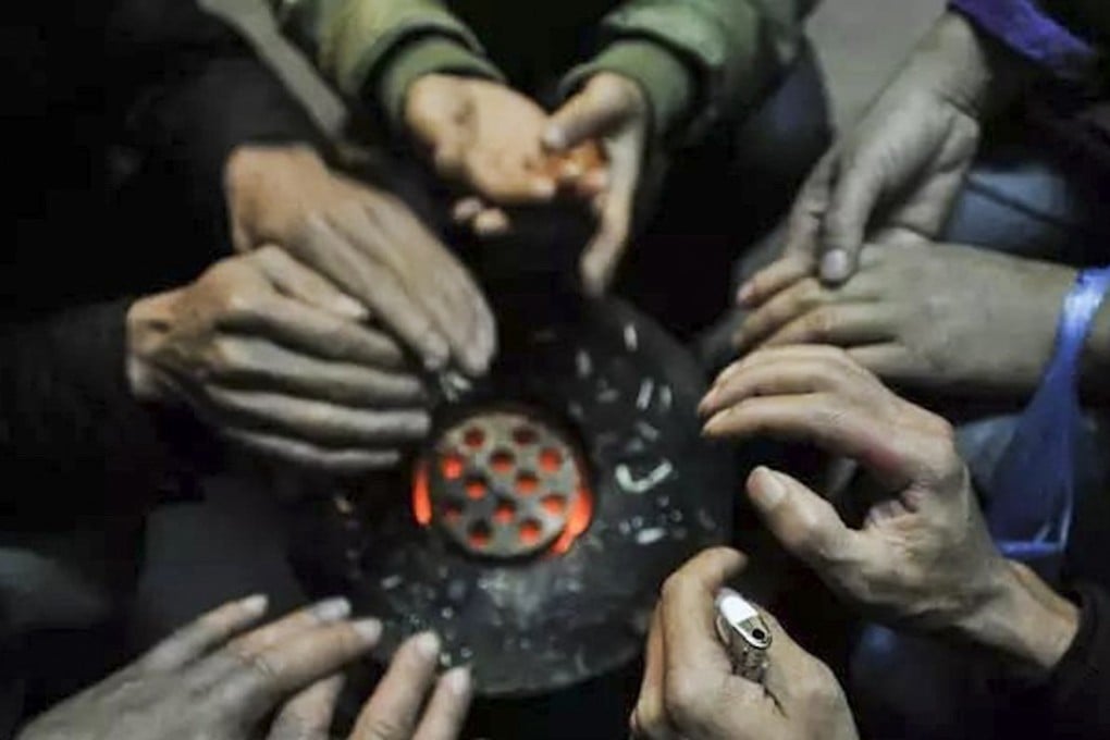 China has ordered 1.18 million households to switch from coal to gas heating this winter. Photo: Sohu