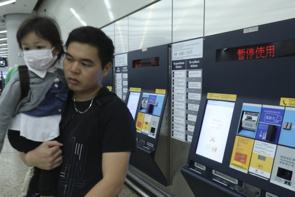Passengers were unable to use the self-service ticket machines at West Kowloon station on Wednesday morning. Photo: Sam Tsang