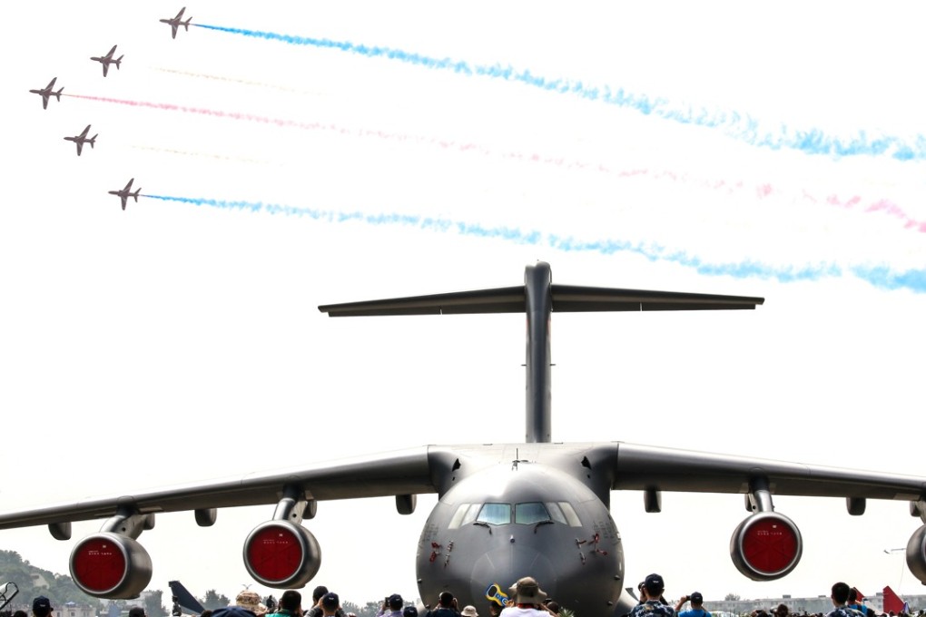 Visitors watch a display at the last Zhuhai air show in 2016. Photo: Dickson Lee