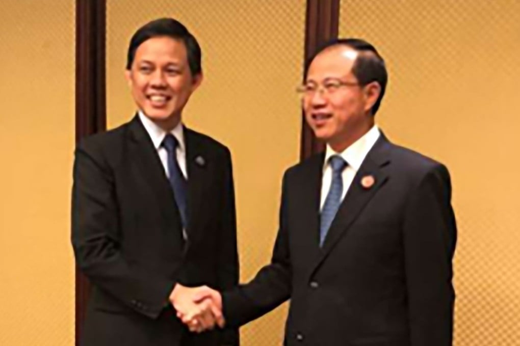Singapore’s Minister for Trade and Industry Chan Chun Sing (left) and Chinese Vice-Commerce Minister Fu Ziying meet in Shanghai on Monday. Photo: Handout