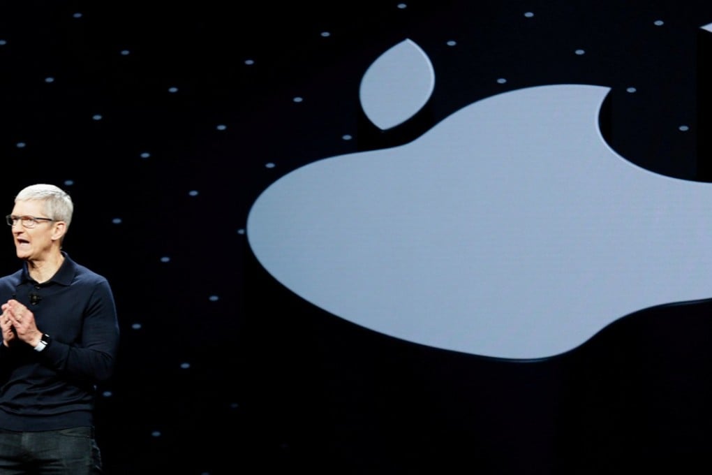 Apple CEO Tim Cook, shown in June, has called for ‘Bloomberg Businessweek’ to retract ‘The Big Hack,’ which contends that China malware has been included in some of its products. The article has come in for a renewed wave of scepticism recently. Photo: Reuters