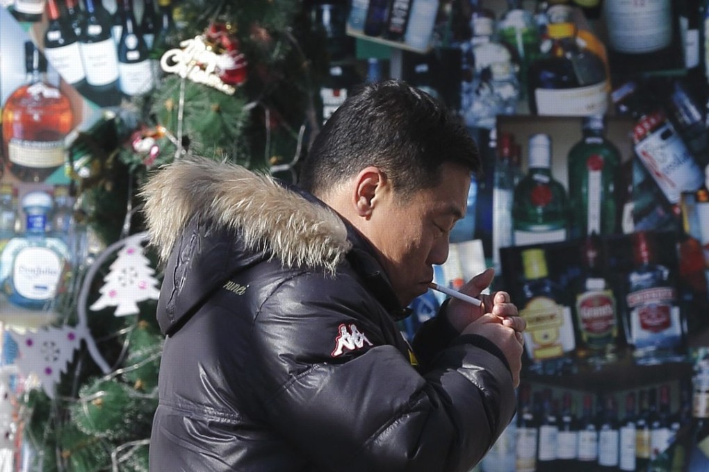 Chinese men who smoke are twice as likely to have problems with their sperm than non-smokers, according to a new study. Photo: EPA