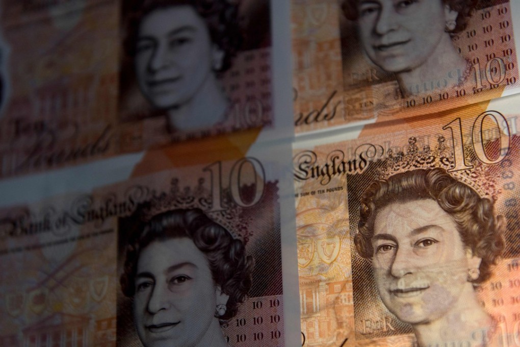 The British pound rebounded slightly on November 16, one day after Brexit fears caused its worst one-day performance in two years. Photo: AFP