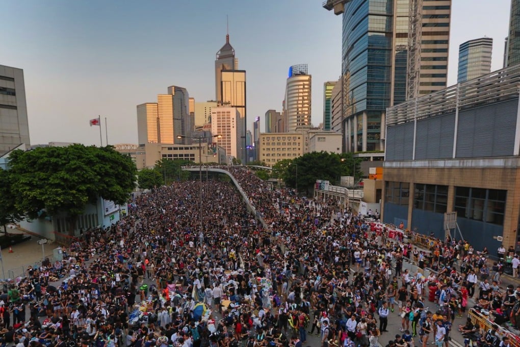 Protesters fill Harcourt Road in Admiralty after the first day of the Occupy movement on September 28, 2014. Photo: Felix Wong