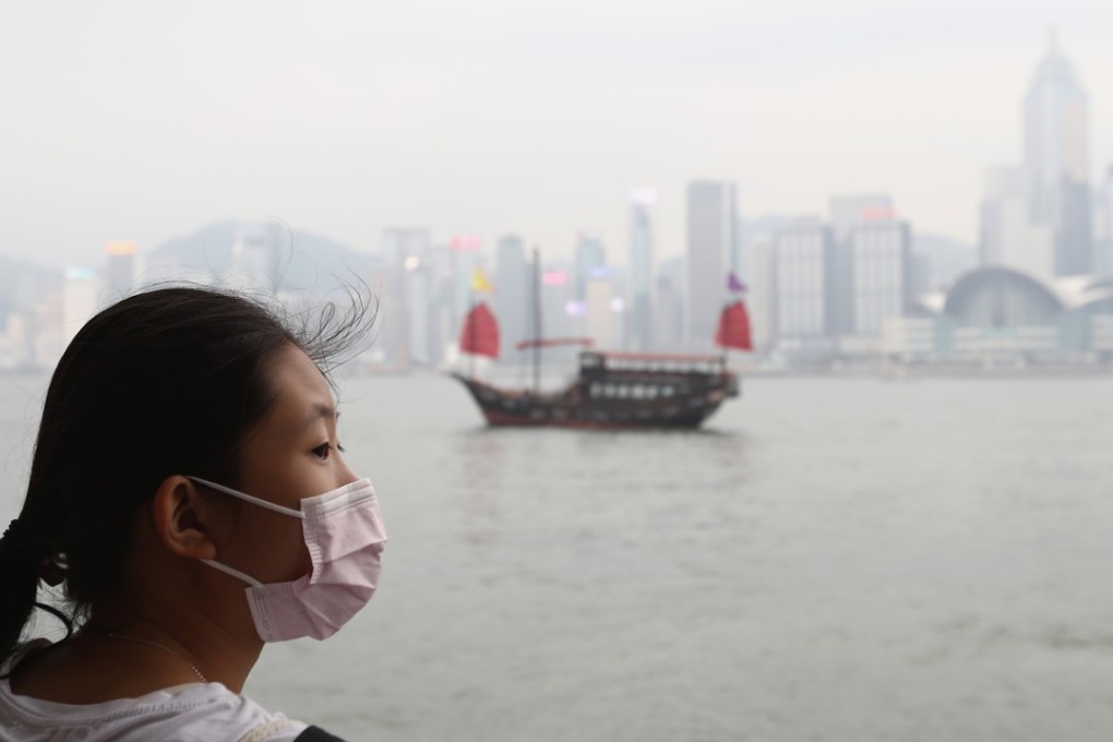 A hazy day at the Tsim Sha Tsui waterfront. Photo: Nora Tam