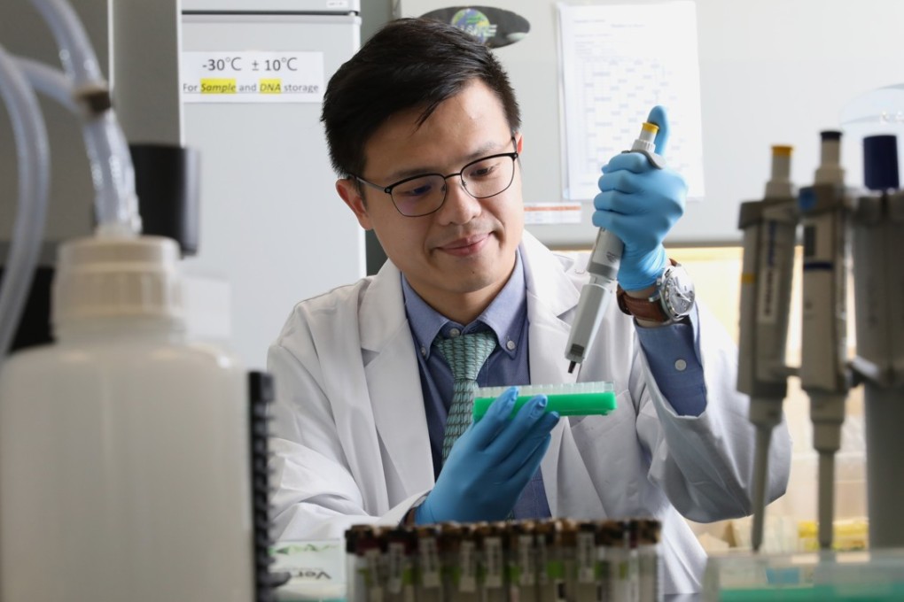 Stanley Sy, CEO and director of Sanomics, demonstrates an experiment at the Hong Kong Science Park in Sha Tin. Photo: Dickson Lee