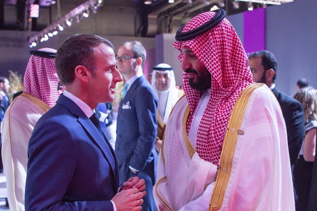 French President Emmanuel Macron talks to Saudi Crown Prince Mohammad bin Salman during the G20 summit in Buenos Aires on November 30. Parts of their conversation were recorded, in which Macron was heard telling the crown prince “I am worried”. Photo: EPA-EFE / Saudi Royal Court Handout