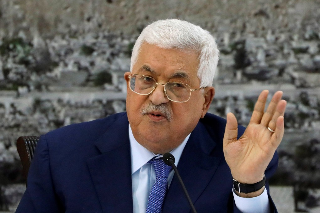 Palestinian President Mahmoud Abbas gestures during a meeting with the Palestinian leadership in Ramallah, in the Israeli-occupied West Bank December 22, 2018. Photo: Reuters
