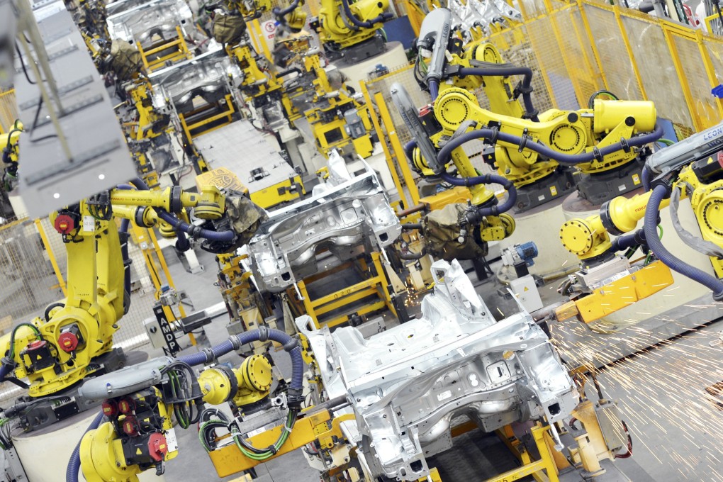 The contraction in industrial profits suggests the growth of the world’s second largest economy will slow further in the fourth quarter from the decade-low gross domestic product (GDP) growth rate of 6.5 per cent in the third quarter. Photo: Handout