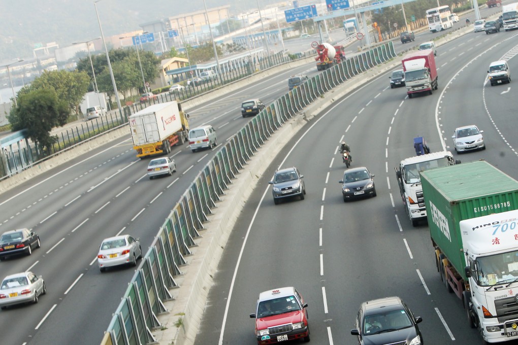 Traffic on Tolo Highway, connecting Sha Tin and Tai Po. Simple traffic management and removal of junctions could help motorists save time when travelling within Tai Po. Photo: David Wong