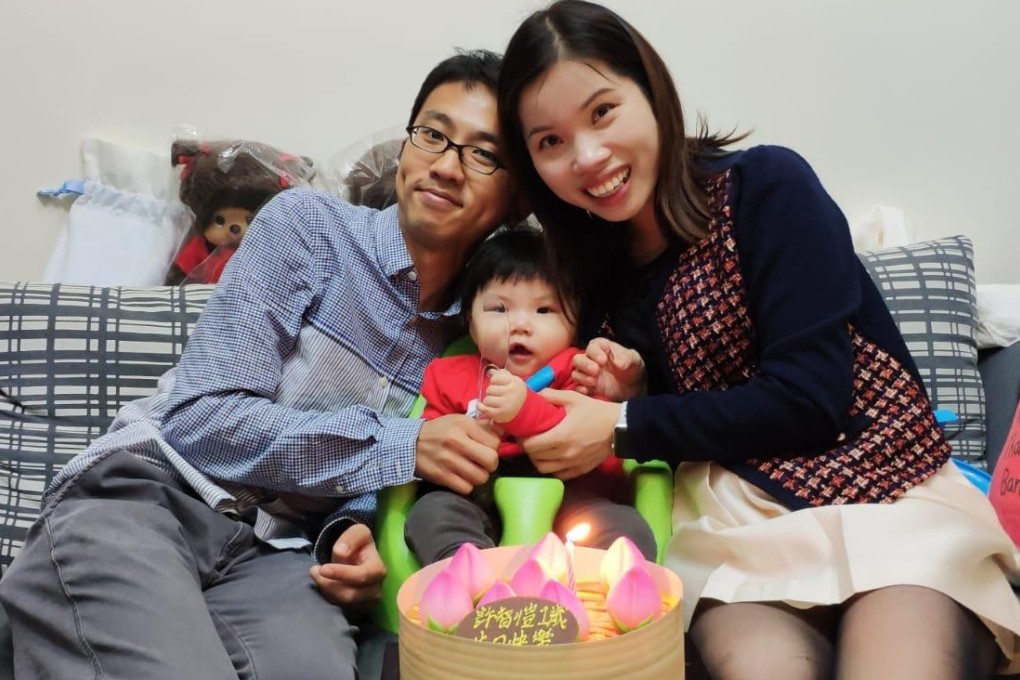 Hui Chi-hoi with his parents at Queen Mary Hospital. Photo: Handout
