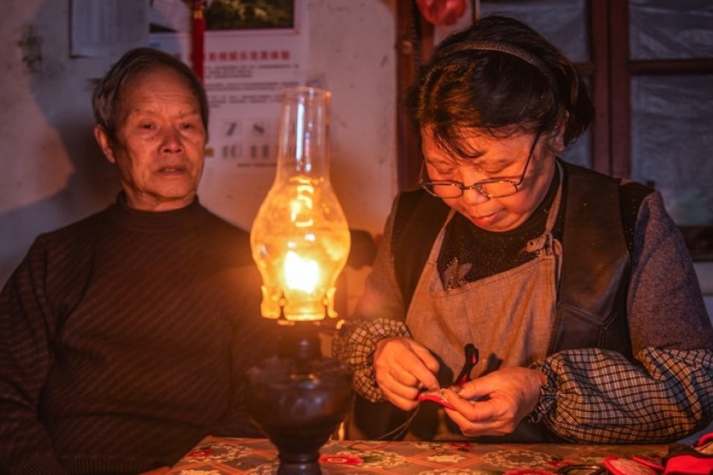 Four Springs records the lives of director Lu Qingyi’s family in China. The production is an example of a low-budget film that has made it to the big screen in China.