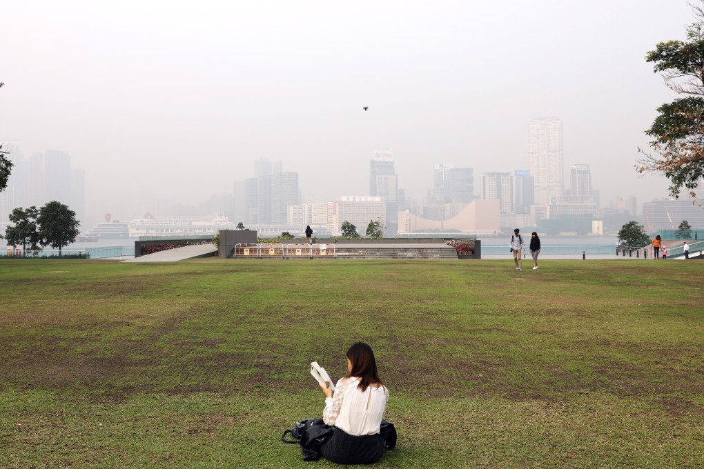 File photo of heavy haze blanketing Hong Kong, obsuring the city’s skyline. Photo: Sam Tsang