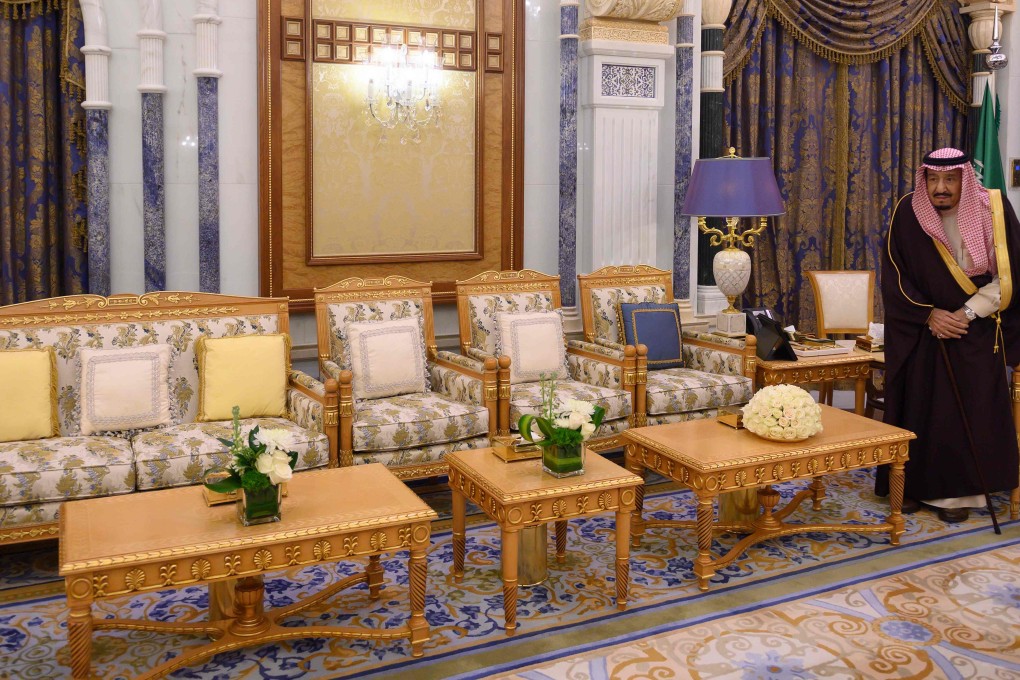 Saudi Arabia’s King Salman bin Abdulaziz waiting for US Secretary of State Mike Pompeo on January 14, 2019. Photo: AFP