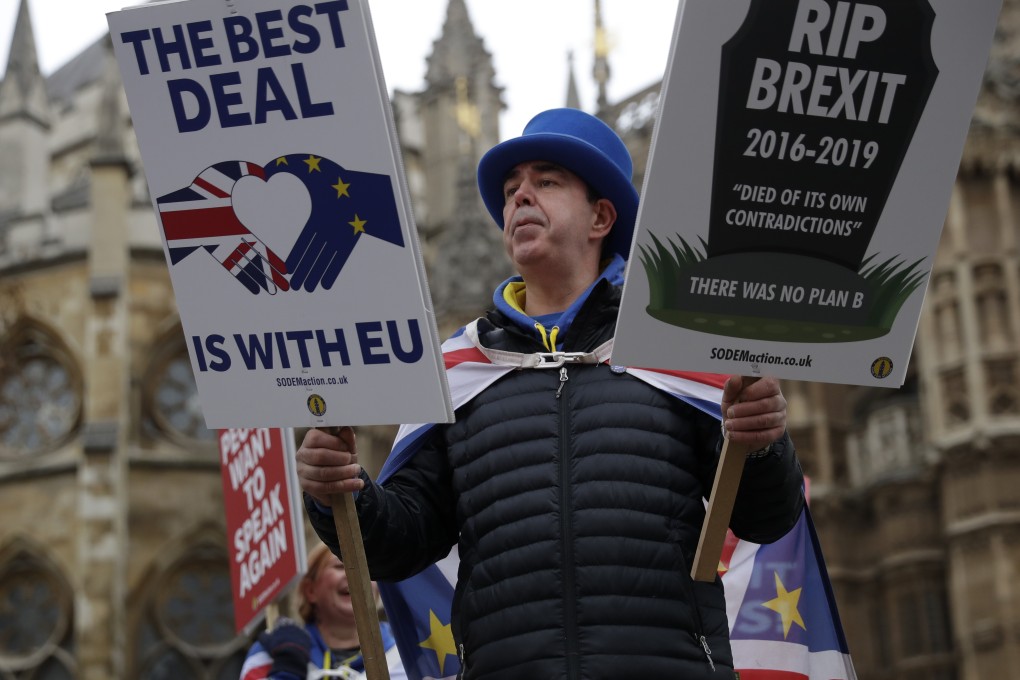 Brexit opponent Steve Bray demonstrates opposite the Houses of Parliament in London on January 21. Photo: AP