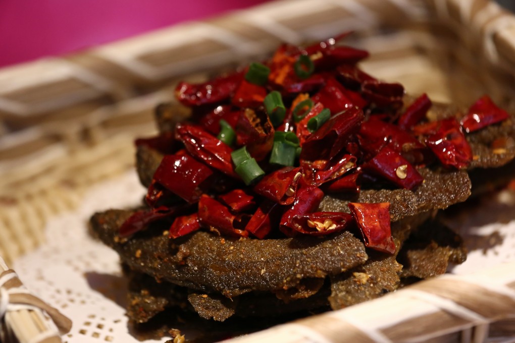Cafe de Hunan in Yau Ma Tei is one restaurant in Hong Kong that specialises in Hunan cuisine. Here is crispy fragrant eel. Photo: Jonathan Wong