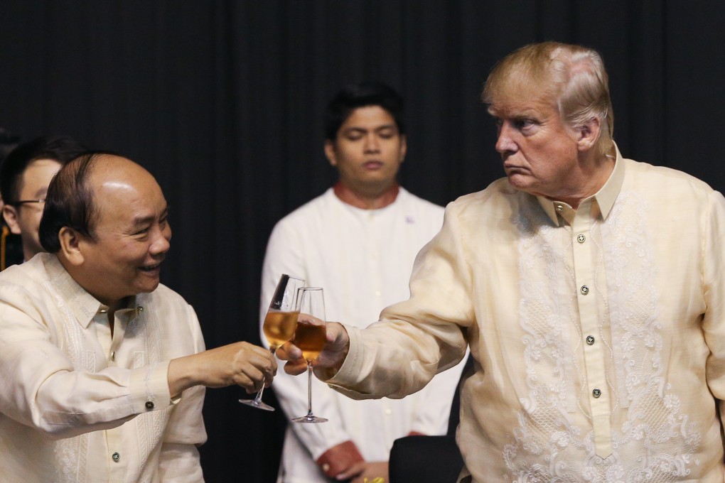 Vietnam’s Prime Minister Nguyen Xuan Phuc with US President Donald Trump. Photo: AFP
