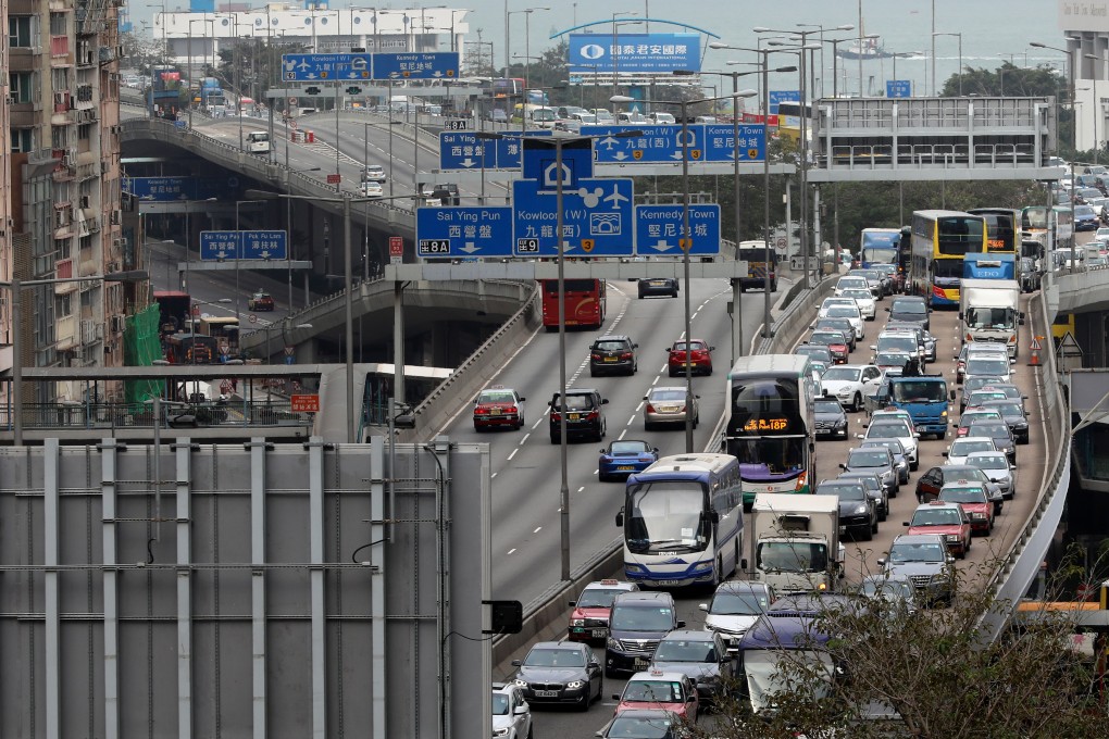 Morning traffic on January 21 on the Rumsey Street Flyover in Sheung Wan that connects to the Central-Wan Chai Bypass. Photo: Sam Tsang
