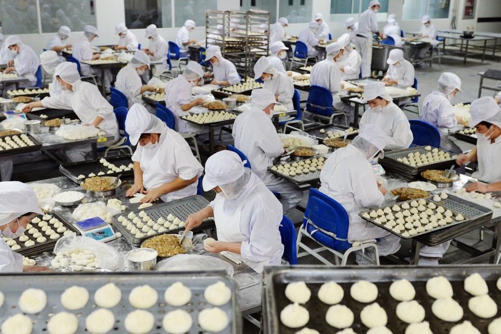 The official purchasing managers’ index (PMI) rose to 49.5 this month from 49.4 in December. This was higher than the expectations of a group of analysts polled by Bloomberg, which had predicted that it would dip slightly to 49.38. Photo: Reuters