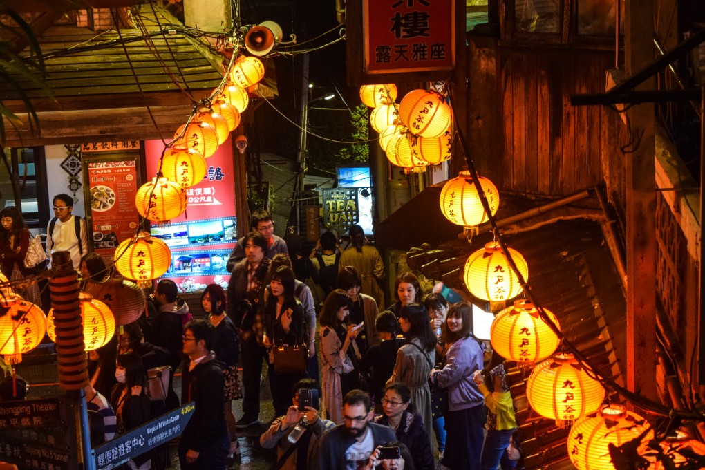 Crowds on the old stairs of Jiufen in Taiwan. Photo: Peter Ford