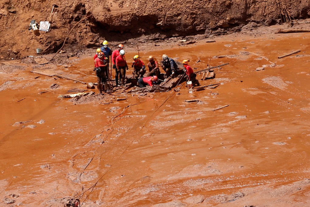 Rescuers search for victims of a collapsed tailings dam owned by Brazilian mining company Vale SA in Brumadinho, Brazil February 2, 2019. Photo: Reuters