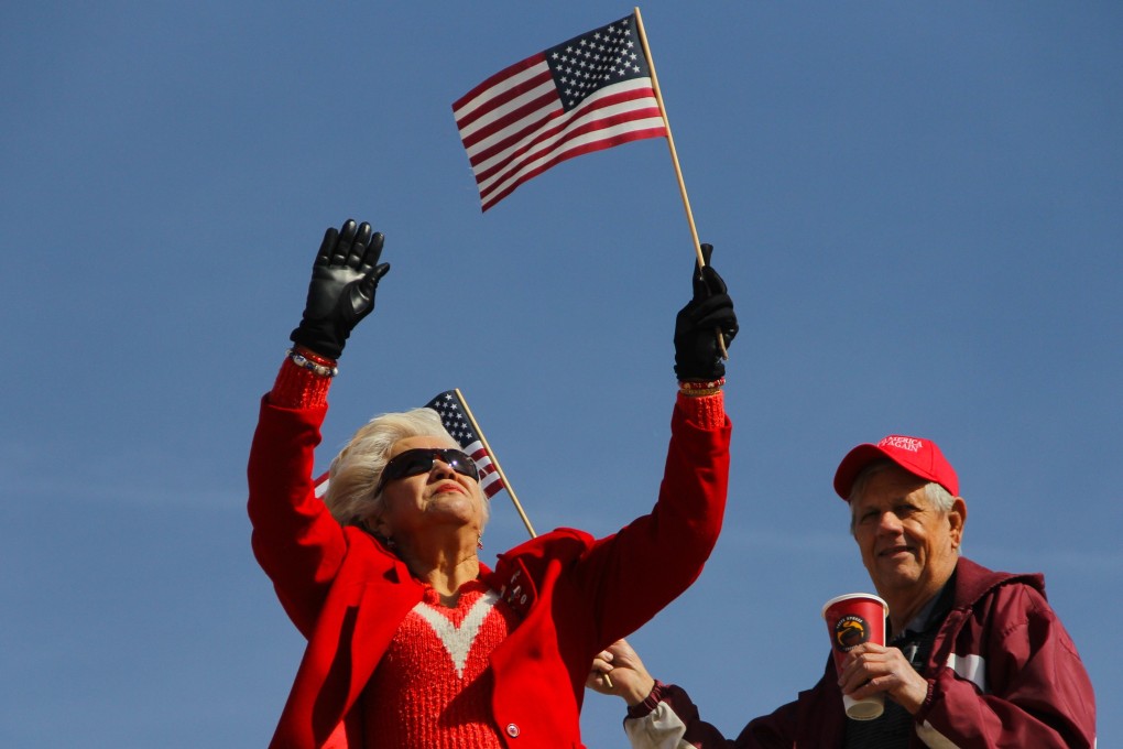 People form a human wall at the border between Sunland Park, New Mexico and Ciudad Juarez, Mexico, on Saturday. Photo: AFP