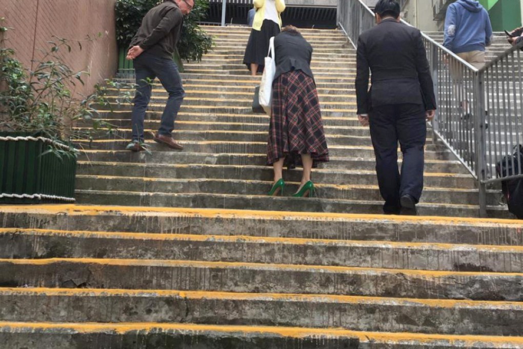 Yellow anti-skid coating on steps along Shing Wong Street in Sheung Wan. Photo: Facebook