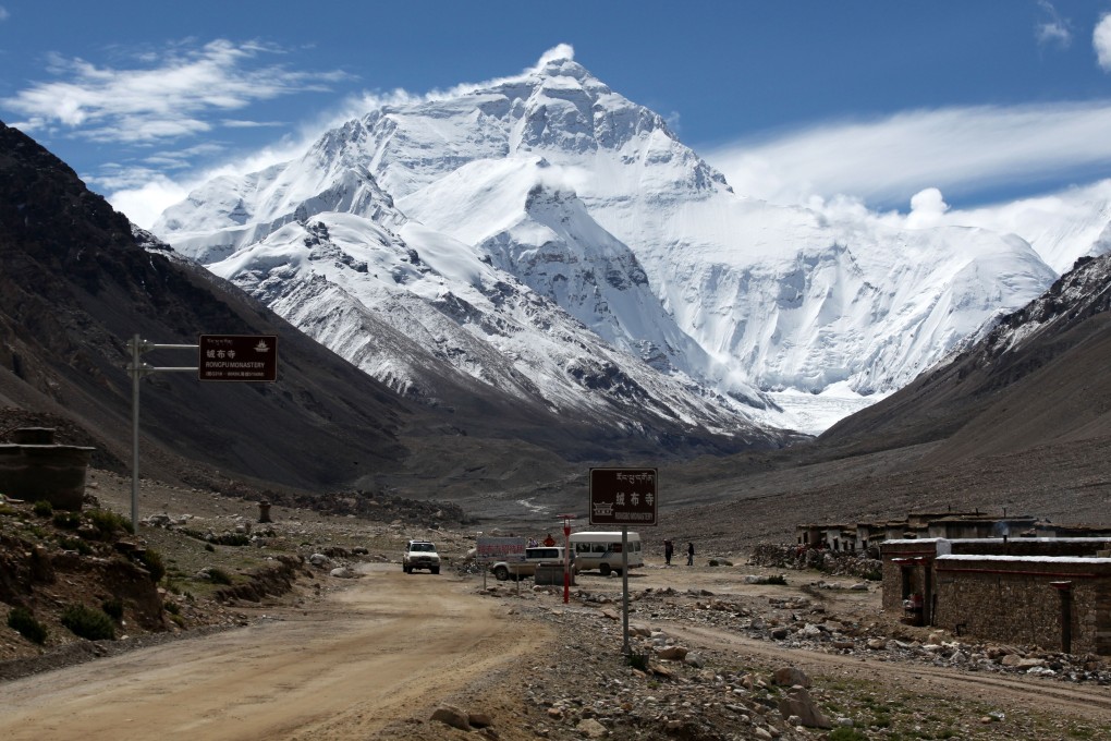 Tourists can no longer go to Mount Everest base camp in Tibet, but a limited number of climbers with permits will still be allowed in. Photo: Alamy