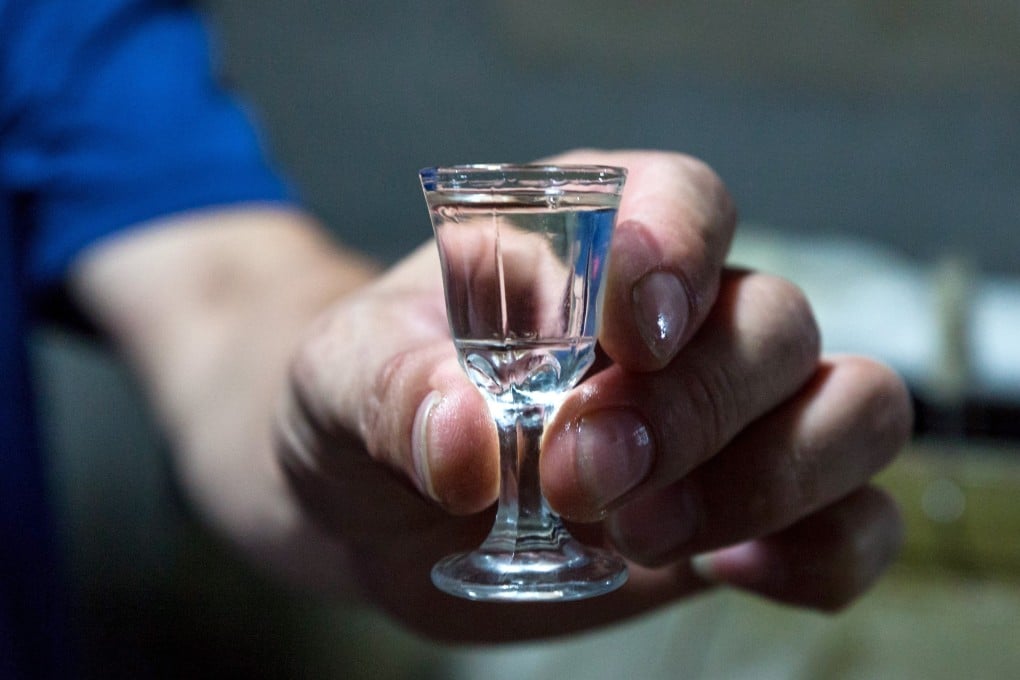 Parents who give their child a sip of alcohol mistakenly assume it will not hurt them. Photo: EPA