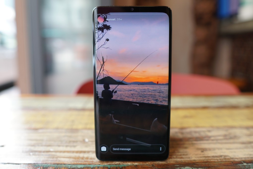 The Meizu Zero is a smartphone without buttons, ports, speaker grilles, or even a SIM card slot. The Zhuhai-based company calls it “a hole-less phone”. Photo: Ben Sin