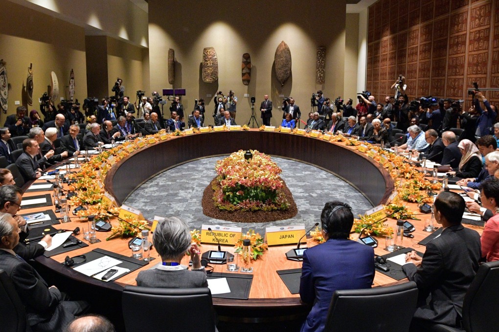 Apec members participate in a dialogue with leaders from Pacific Island economies at the Apec summit in Port Moresby, Papua New Guinea, on November 17, 2018. Photo: EPA-EFE