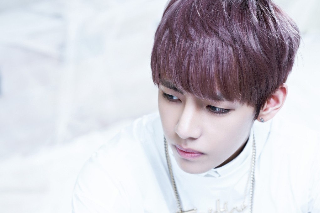 K-pop star V from BTS is often said to resemble Baekhyun from Exo.