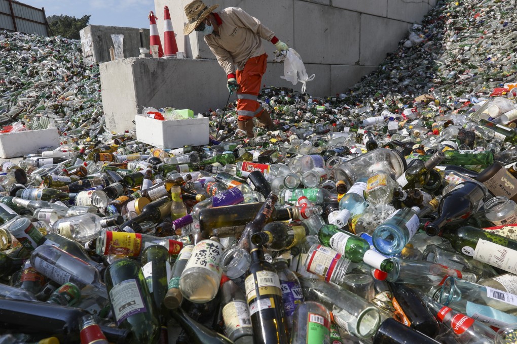Hong Kong sent 10,733 tonnes of municipal waste to landfills every day in 2017, with glass – mostly bottles – comprising about 300 tonnes. Photo: Nora Tam