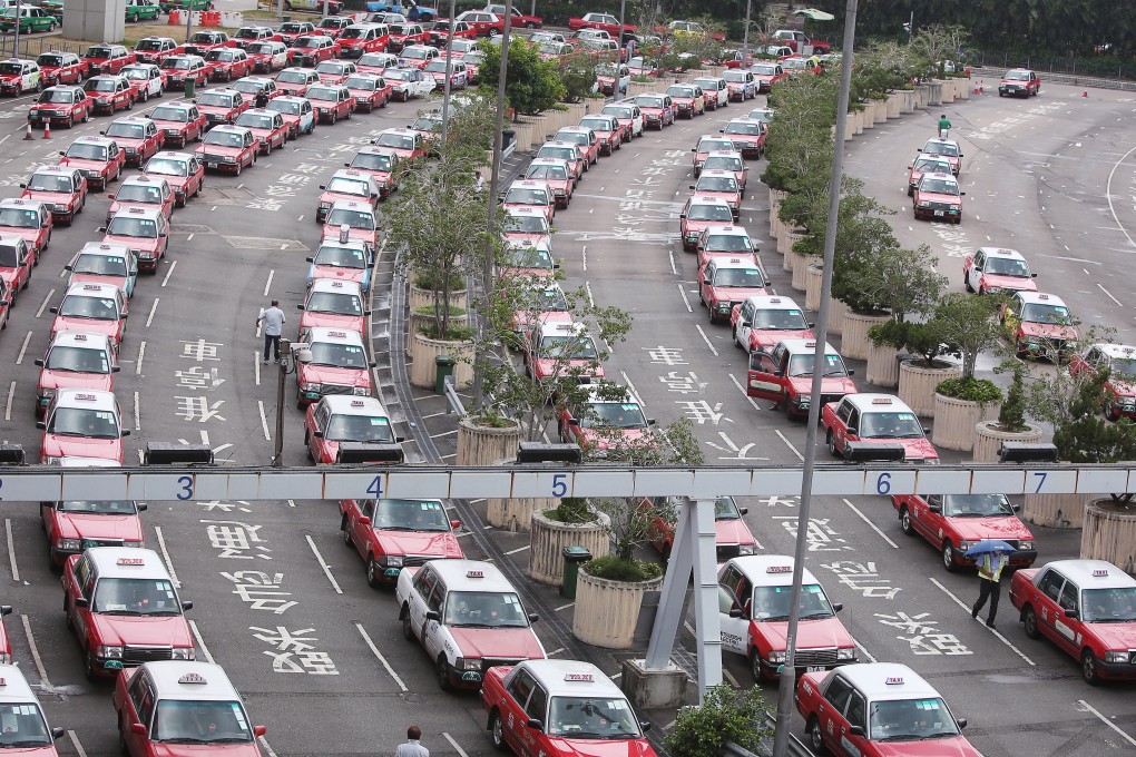 Taxis waiting for fares at Hong Kong International Airport. Photo: Sam Tsang