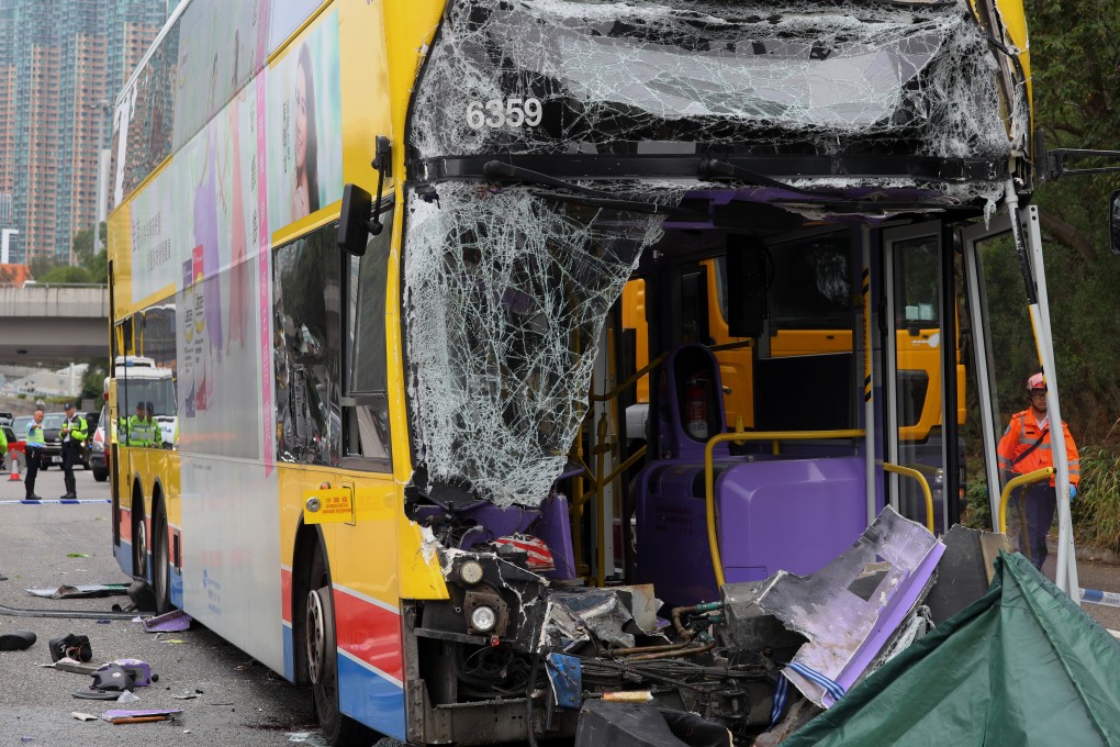 The police investigation will hopefully determine why the Citybus driver, with a good record and highly experienced, was unable to avoid colliding with a stranded truck. Photo: Edmond So