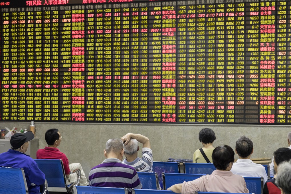 Investors at a securities brokerage in Shanghai on Wednesday, May 30, 2018. Photo: Bloomberg