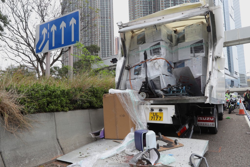 The truck broke down about 500 metres from the tunnel’s Kowloon entrance. Photo: Edmond So