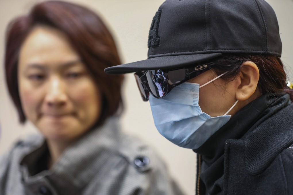 DAB chairman Starry Lee Wai-king (left) holds a press conference with the mother of the victim of a suspected murder in Taiwan last year. Photo: Sam Tsang