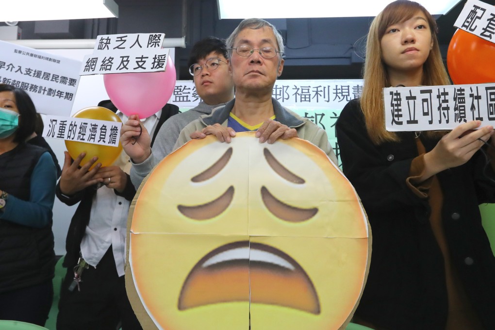 Residents voice views over issues adapting to their new estate. Photo: Edmond So